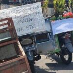 Bakol Etek (Pedagang Sayur Keliling) Geruduk Gedung DPRD Trenggalek