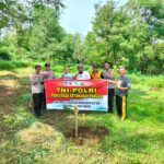 Polsek Loceret Bersama Perkawis Gelar Penanaman Pohon Pisang di Desa Ngepeh untuk Dukung Ketahanan Pangan.