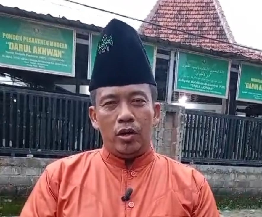 Pimpinan Pondok Pesantren Darul Ikhwan