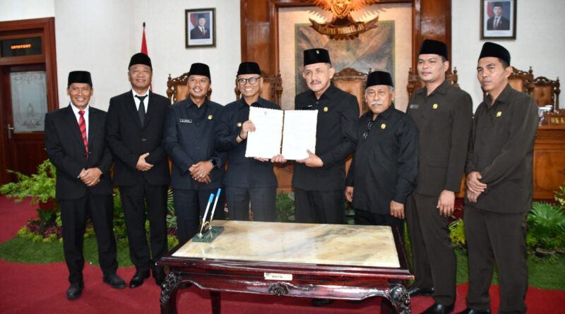 Berkas Pengeshan yang sudah ditanda tangani