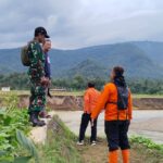 TNI dan BPBD Trenggalek Bergerak Cepat! Saluran Irigasi Jebol, Rumah Warga dan Sawah Terancam