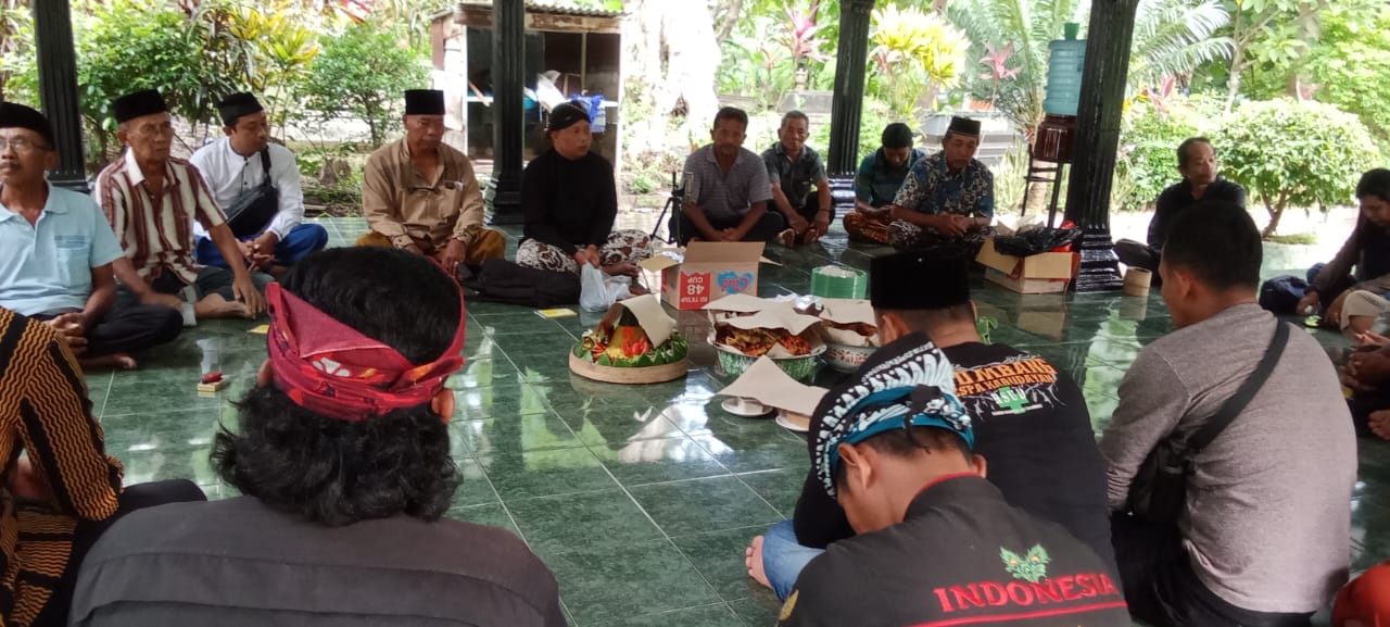 Masyarakat Desa Tanggung Gelar Tradisi Nyadran, Lestarikan Warisan Leluhur Mbah Surontani