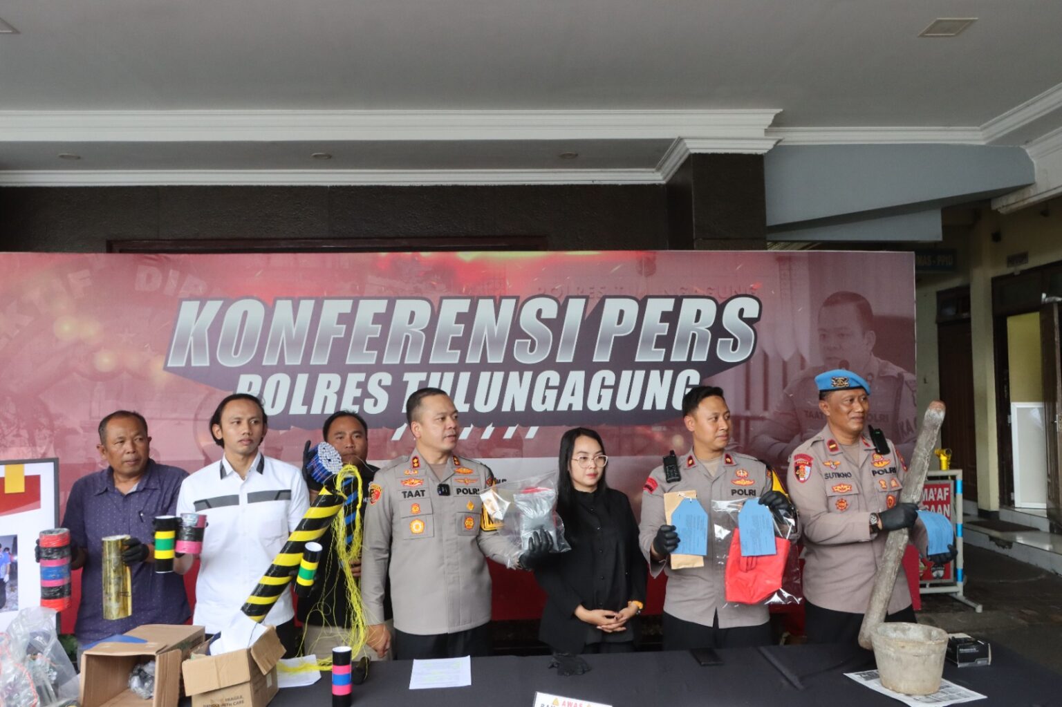 Konferensi Pers oleh Polres Tulungagung terkait penyimpanan dan perakitan bahan peledak