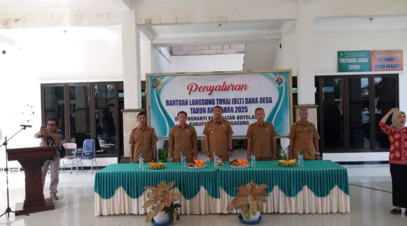 Penyampaian program sambang desa oleh bupati Tulungagung