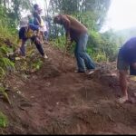 Harlah Pancasila, Pemdes Ngares Gotong Royong Buka Jalur Evakuasi Warga Rawan Banjir