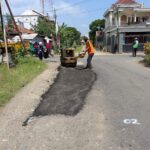 Dinas PUPR Tulungagung Gencar Perbaikan 55 Titik Jalan Berlubang Di Ruas Jalan Gebang – Ngebong